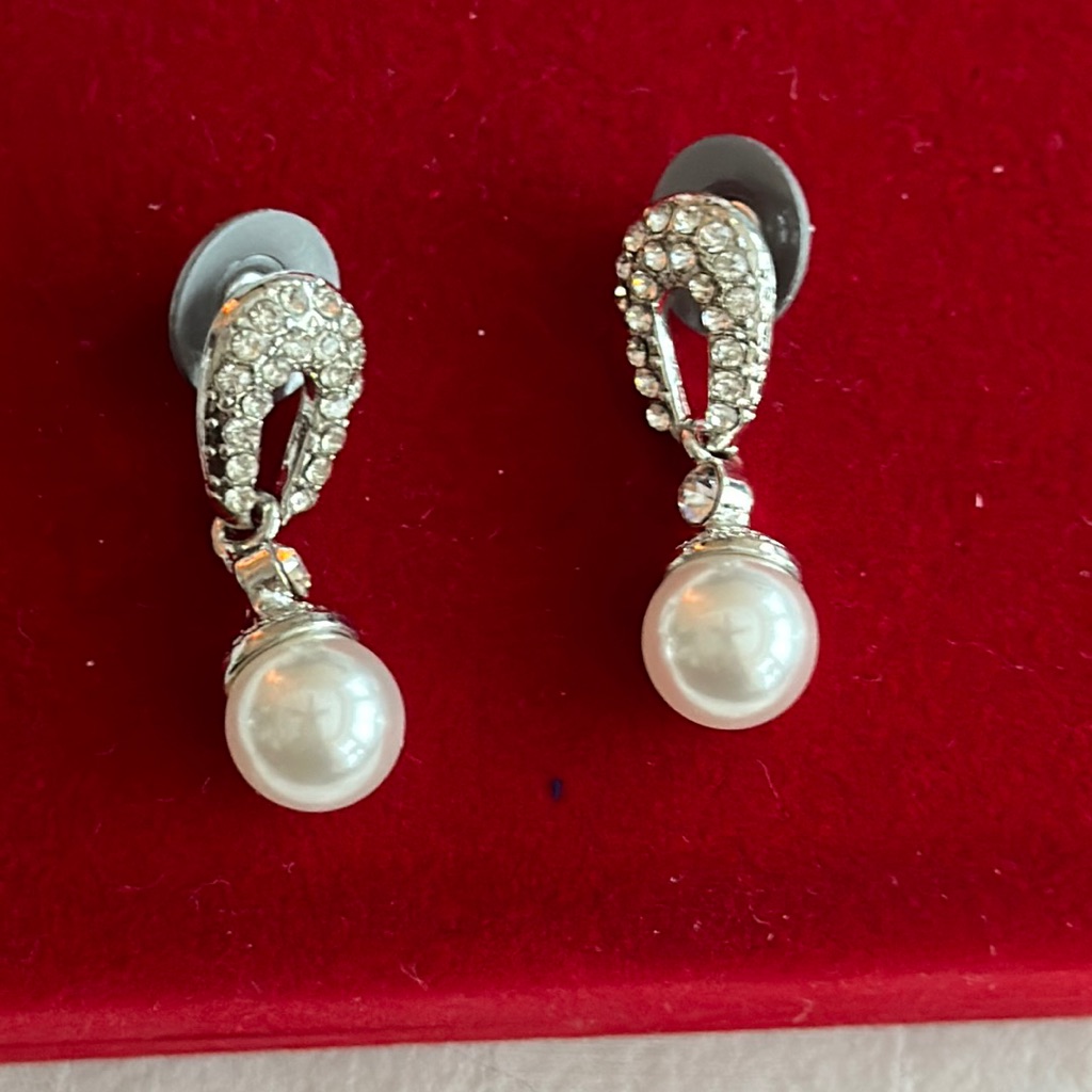 Pearl Faux Drops With Crystal And Silver Tone Posts